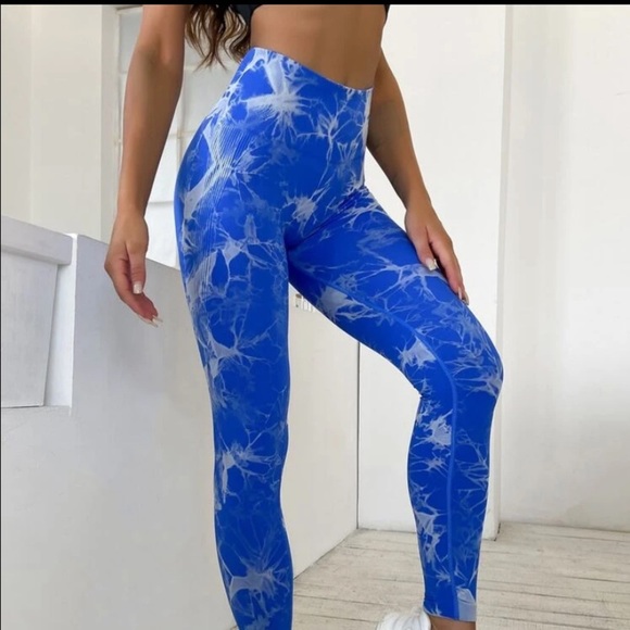 NEW INVENTORY 🏀Tie Dye Seamless Sports Leggings🏀 - Picture 3 of 8